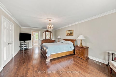Photo 31 at 98 Cairnburg Place, Islington Woods, Vaughan