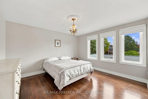 Photo 35 at 98 Cairnburg Place, Islington Woods, Vaughan