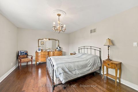 Photo 36 at 98 Cairnburg Place, Islington Woods, Vaughan