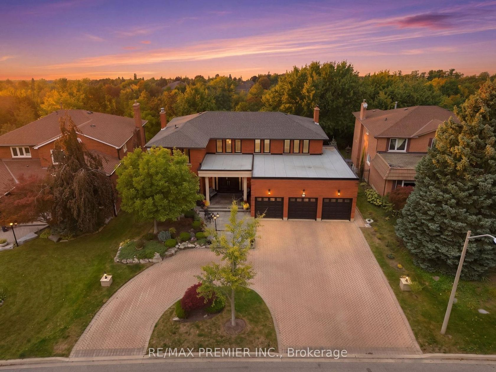 98 Cairnburg Place, Islington Woods, Vaughan photo number 2