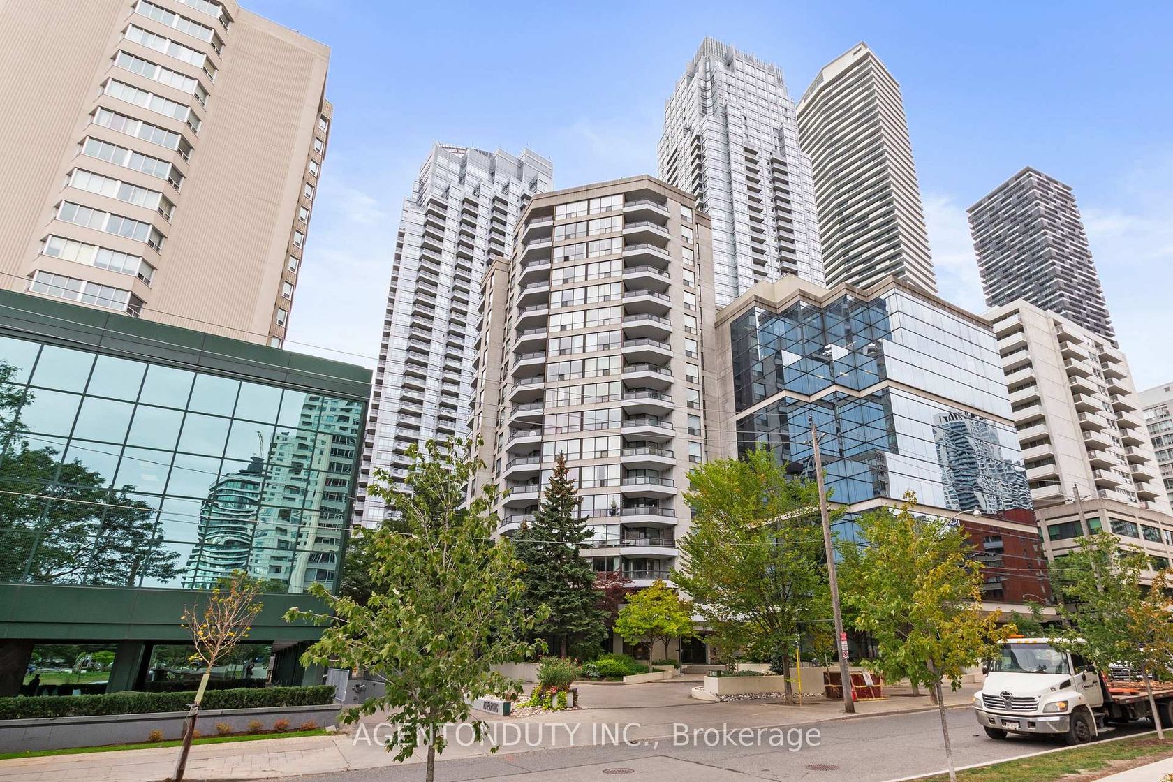 1003 - 30 Holly Street, Mount Pleasant West, Toronto 
