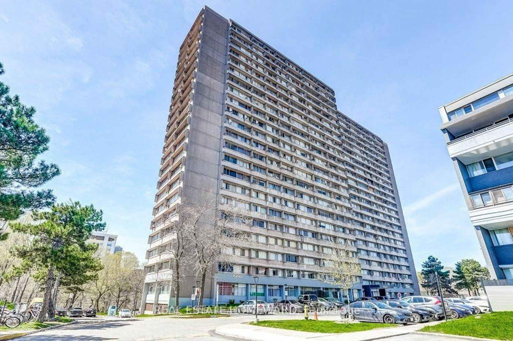 1212 - 10 Sunny Glen Way, Flemingdon Park, Toronto 