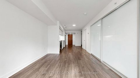Photo 9 at 316 - 85 Queens Wharf Road, Waterfront Communities C1, Toronto