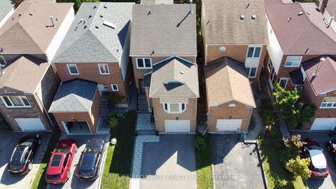 Photo 2 at 51 Jonathan Gate, Yorkhill, Vaughan