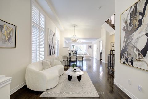 Photo 3 at 79 Chayna Crescent, Patterson, Vaughan