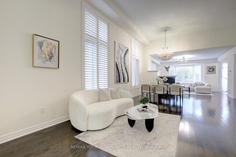 Photo 5 at 79 Chayna Crescent, Patterson, Vaughan