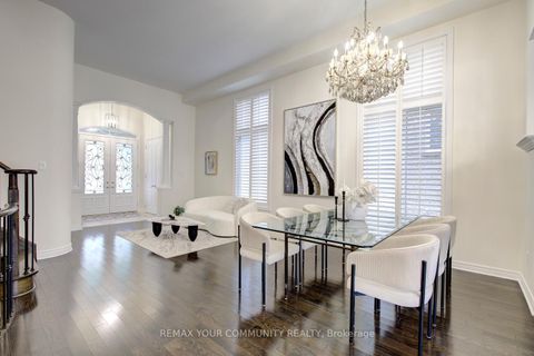Photo 6 at 79 Chayna Crescent, Patterson, Vaughan