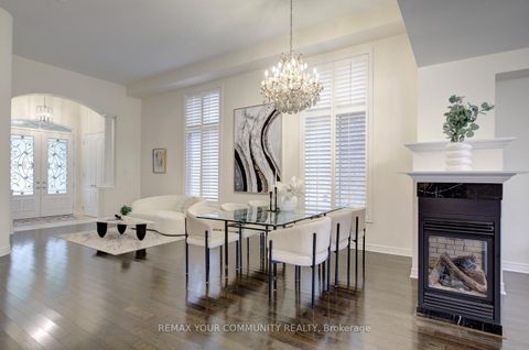 Photo 10 at 79 Chayna Crescent, Patterson, Vaughan