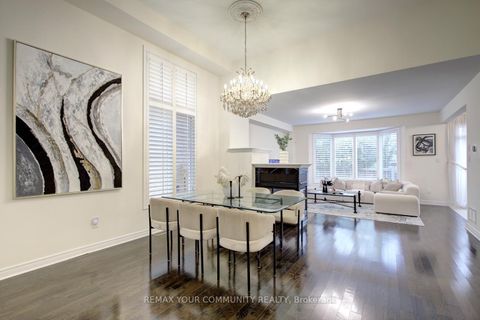 Photo 11 at 79 Chayna Crescent, Patterson, Vaughan