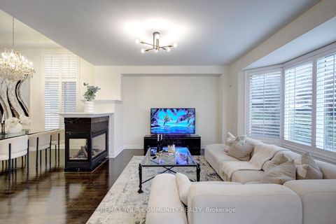 Photo 13 at 79 Chayna Crescent, Patterson, Vaughan