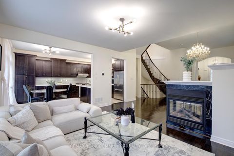 Photo 17 at 79 Chayna Crescent, Patterson, Vaughan