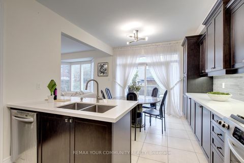 Photo 23 at 79 Chayna Crescent, Patterson, Vaughan
