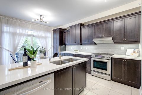 Photo 24 at 79 Chayna Crescent, Patterson, Vaughan