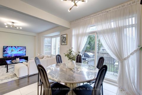 Photo 26 at 79 Chayna Crescent, Patterson, Vaughan