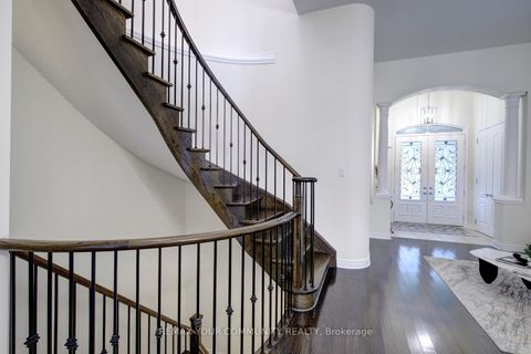 Photo 31 at 79 Chayna Crescent, Patterson, Vaughan