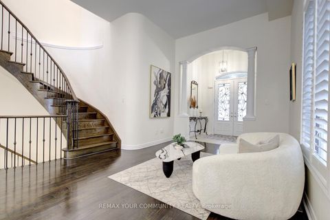 Photo 33 at 79 Chayna Crescent, Patterson, Vaughan