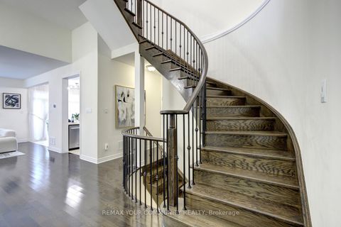 Photo 34 at 79 Chayna Crescent, Patterson, Vaughan