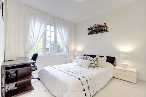 Photo 41 at 79 Chayna Crescent, Patterson, Vaughan