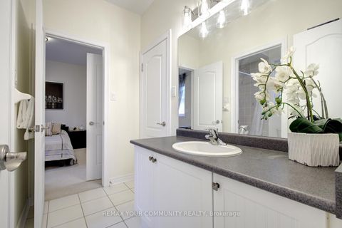Photo 42 at 79 Chayna Crescent, Patterson, Vaughan