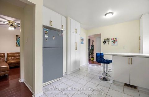 Photo 11 at 54 Millhouse Crescent, Rouge E11, Toronto