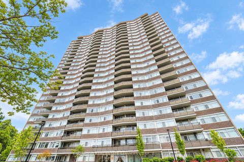 Photo 3 at 507 - 3151 BRIDLETOWNE Circle, L'Amoreaux, Toronto