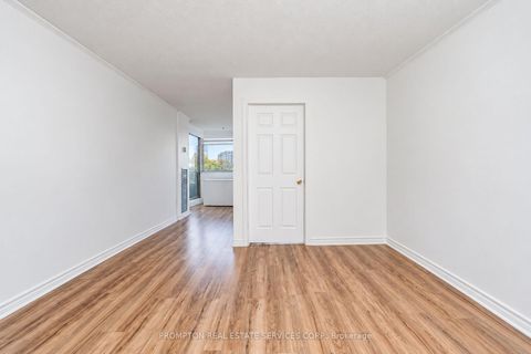 Photo 8 at 507 - 3151 BRIDLETOWNE Circle, L'Amoreaux, Toronto