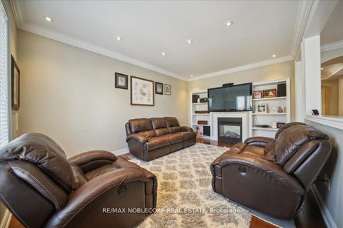 Photo 12 at 27 Gorman Avenue, Vellore Village, Vaughan