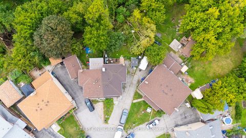 Photo 10 at 12 Azalea Court, Humbermede, Toronto