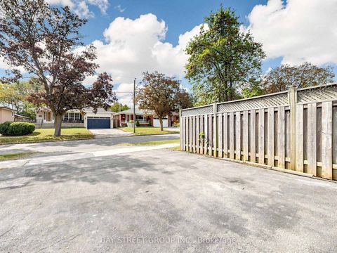 Photo 31 at 1 Lesgay Crescent, Don Valley Village, Toronto