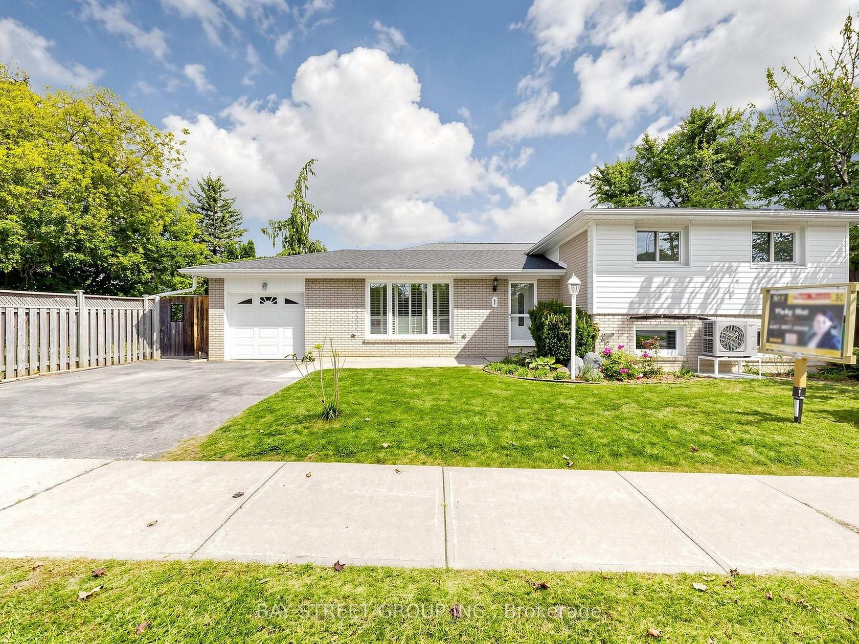 1 Lesgay Crescent, Don Valley Village, Toronto 