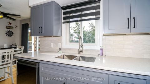 Photo 11 at 79 Browning Trail, Letitia Heights, Barrie