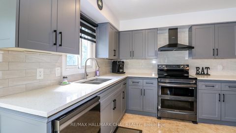 Photo 12 at 79 Browning Trail, Letitia Heights, Barrie