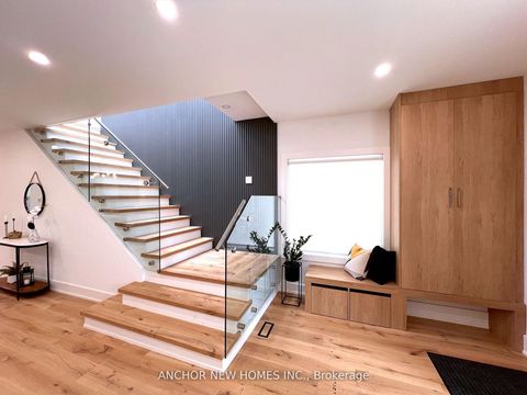 Photo 2 at 257 Chisholm Avenue, Lumsden, Toronto