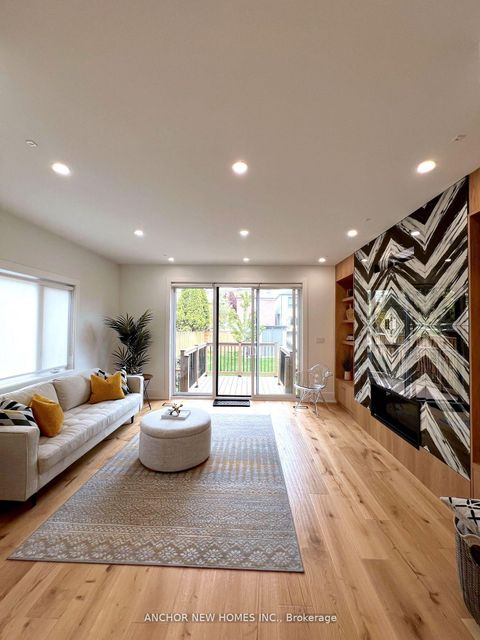 Photo 11 at 257 Chisholm Avenue, Lumsden, Toronto