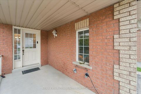 Photo 1 at 44 Antique Drive, Oak Ridges Lake Wilcox, Richmond Hill
