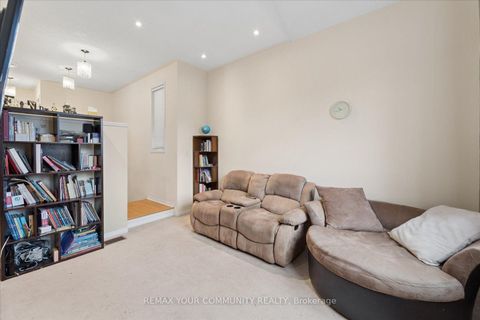 Photo 22 at 44 Antique Drive, Oak Ridges Lake Wilcox, Richmond Hill