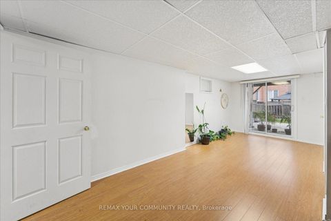 Photo 35 at 44 Antique Drive, Oak Ridges Lake Wilcox, Richmond Hill