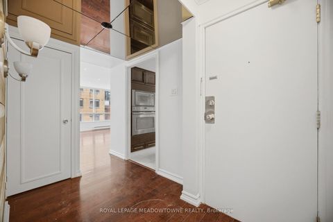 Photo 10 at 610 - 82 Lombard Street, Yonge Corridor, Toronto