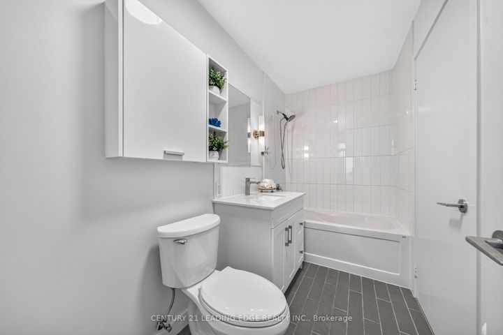 Photo 26 at PH3 - 33 Singer Court, Bayview Village, Toronto