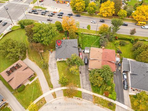 Photo 3 at 54 Sunderland Crescent, Woburn, Toronto