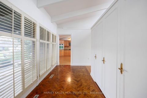 Photo 4 at 19 Blair Athol Crescent, Rosethorn, Toronto