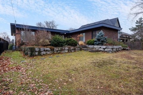 Photo 22 at 19 Blair Athol Crescent, Rosethorn, Toronto