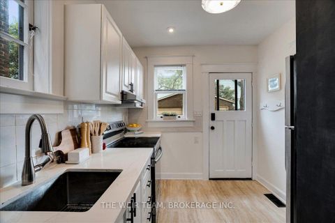 Photo 14 at 25 Oak Park Avenue, Danforth, Toronto