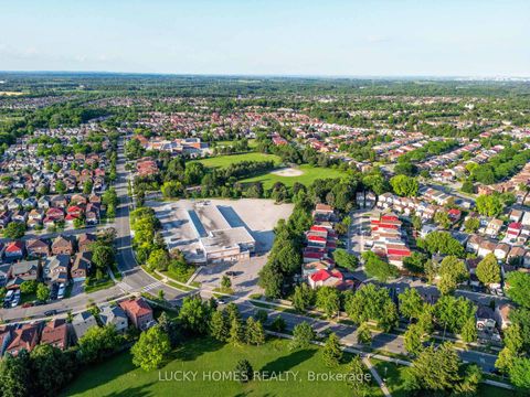 Photo 1 at 915 - 430 Mclevin Avenue, Malvern, Toronto