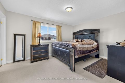 Photo 10 at 43 Graihawk Drive, Ardagh, Barrie