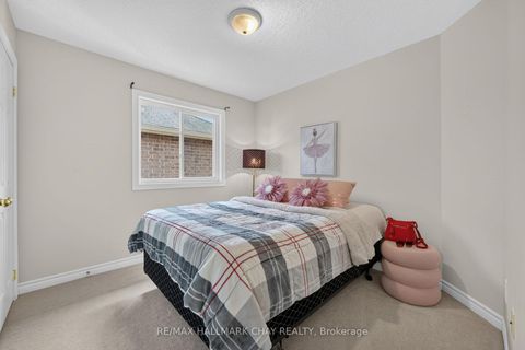 Photo 12 at 43 Graihawk Drive, Ardagh, Barrie