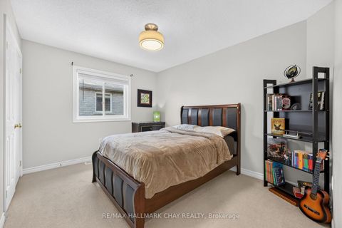 Photo 13 at 43 Graihawk Drive, Ardagh, Barrie