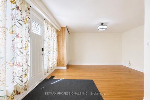 Photo 6 at 20 - 160 Carsbrooke Road, Etobicoke West Mall, Toronto