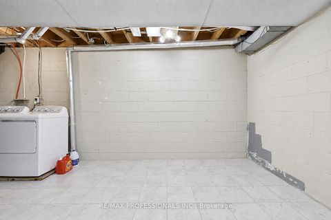 Photo 29 at 20 - 160 Carsbrooke Road, Etobicoke West Mall, Toronto