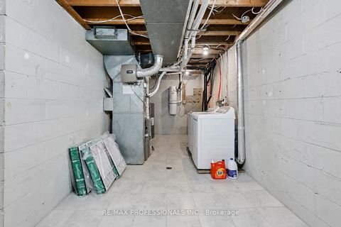 Photo 30 at 20 - 160 Carsbrooke Road, Etobicoke West Mall, Toronto